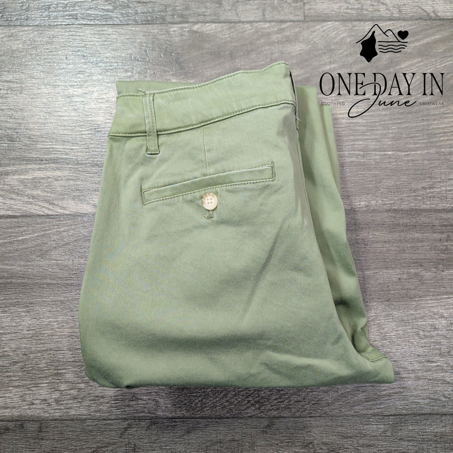 Tommy Bahama Boracay Crop Pants Size 4