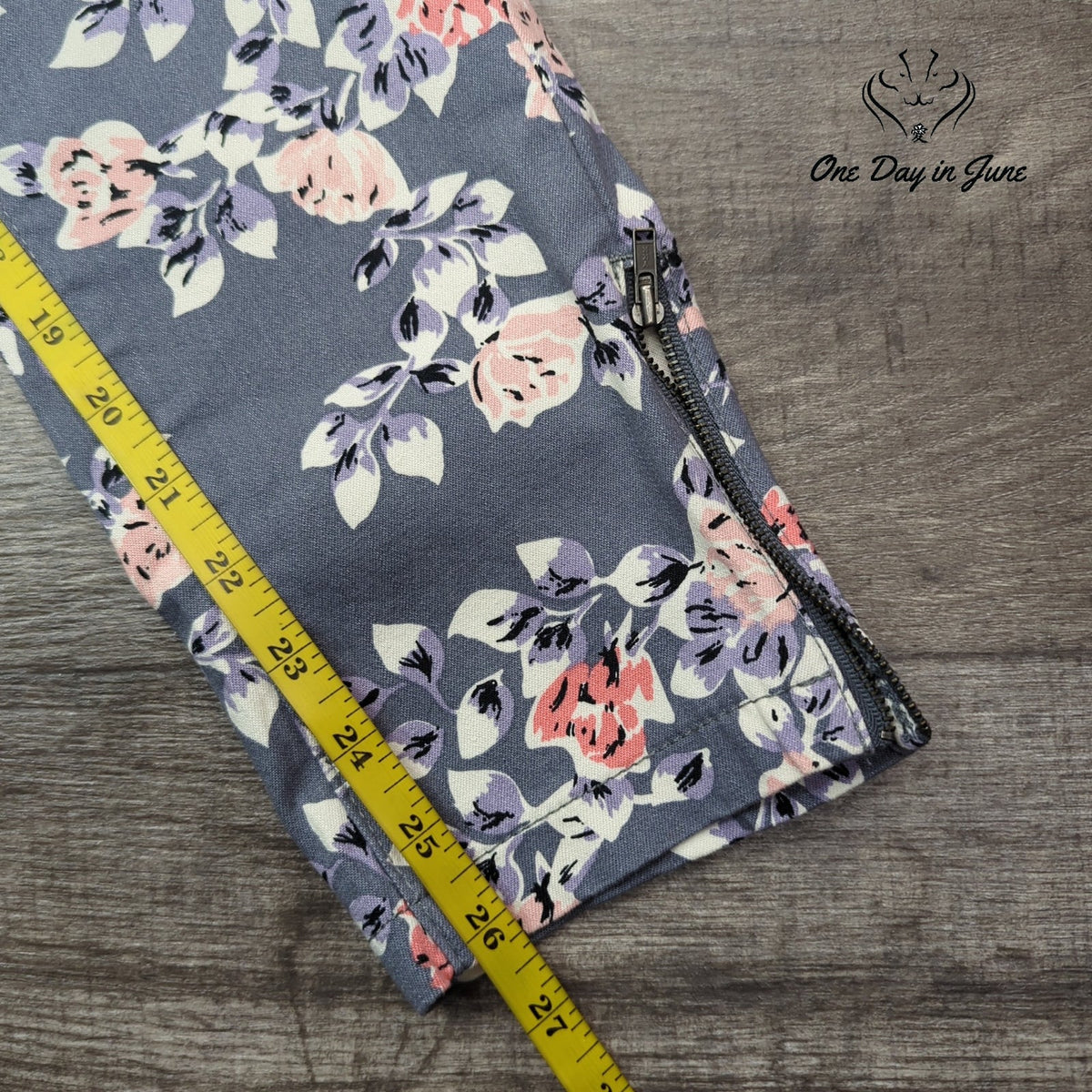Lee Shapelastic Just Below Waist Slim Crop Jeans Floral NWT Size M