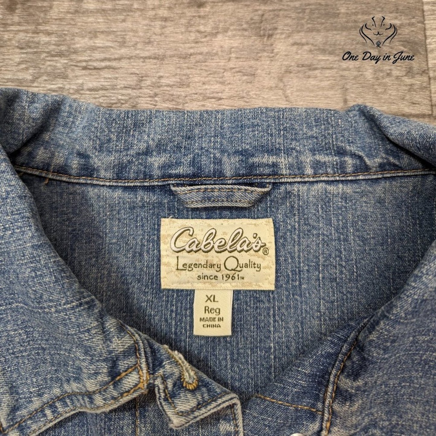 Cabela's Denim Jacket Size XL