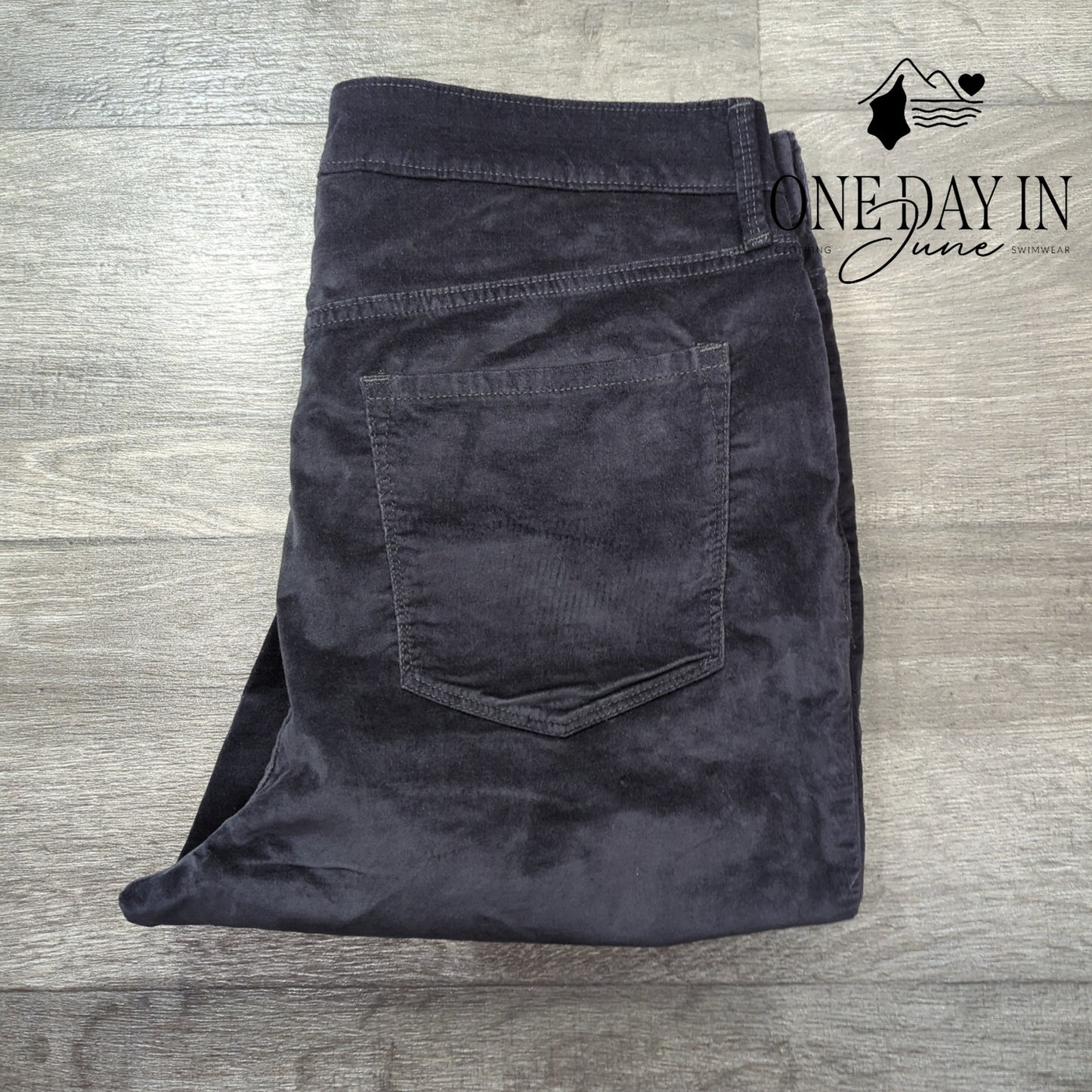 Old Navy Rockstar Super Skinny High Rise Velveteen Jeans Size 14