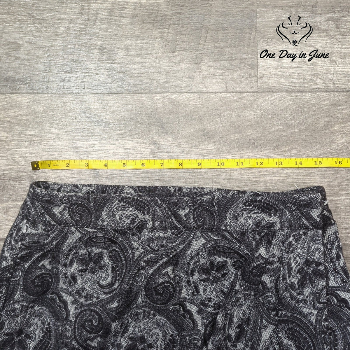 Talbots Wrap Mini Skirt Black Gray Paisley Print Lined Size 6