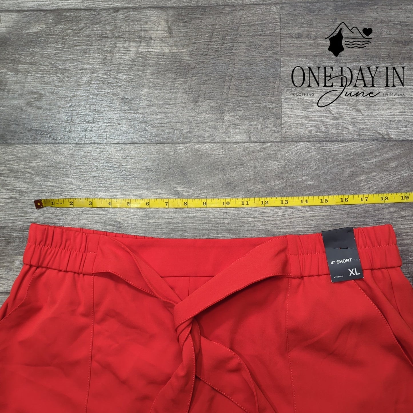 New York & Company 7th Avenue Shorts Red 4" Stretch Tie Waist NWT Size XL
