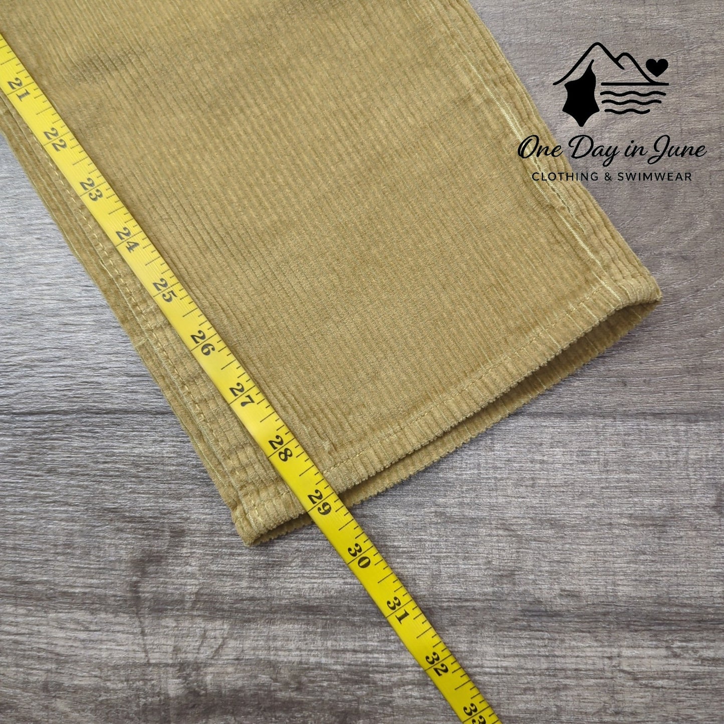 Levi's 314 Shaping Straight Corduroy Pants Size 29X30