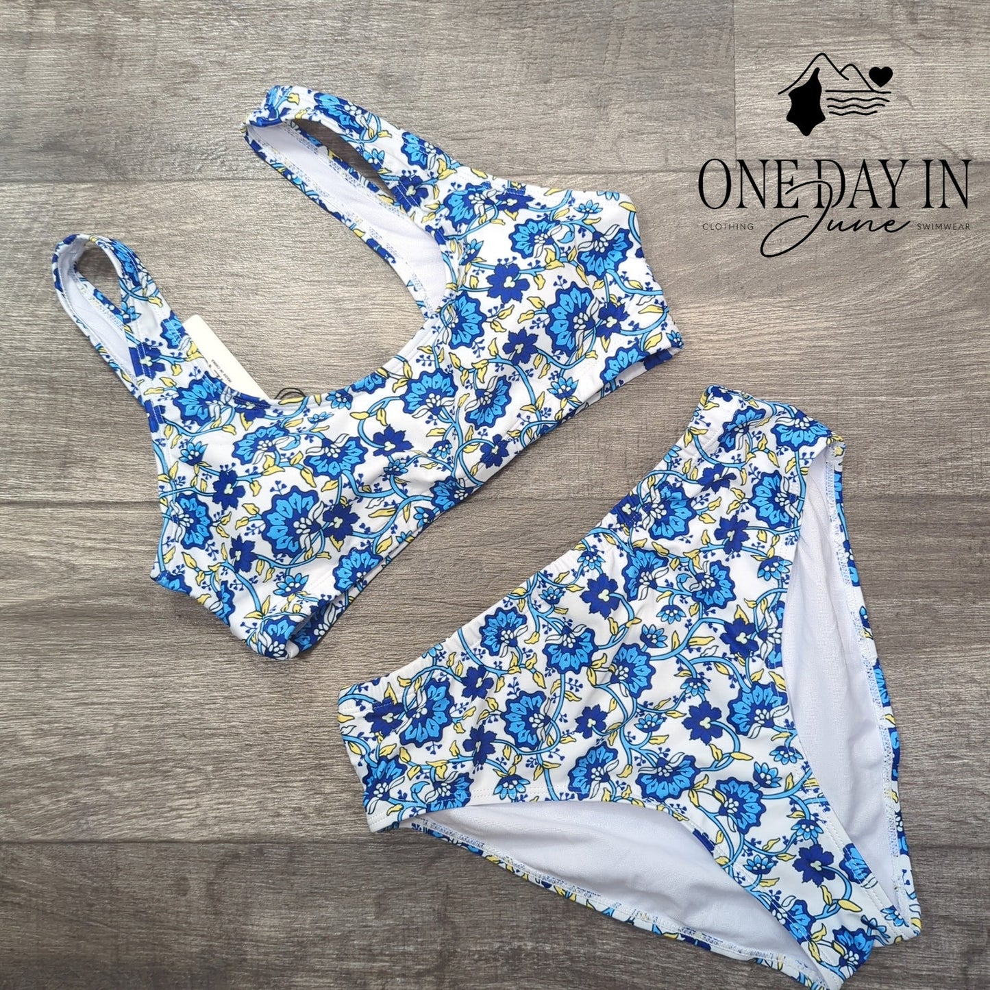 Aimage NWT Floral Crop Bikini Swimsuit Blue White High Waist 2 Piece Size M