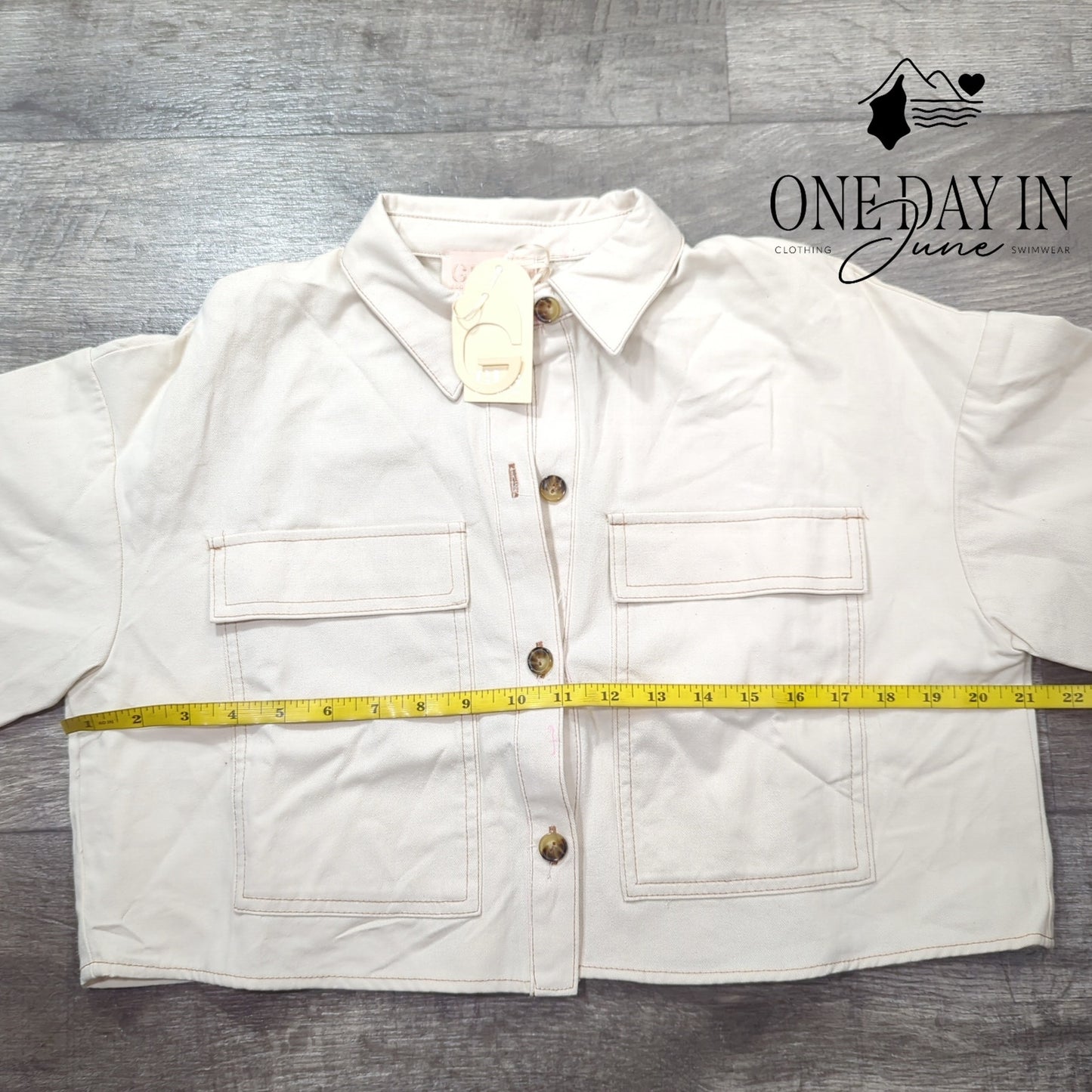 GLG Crop Button Front Short Sleeve Top Size M