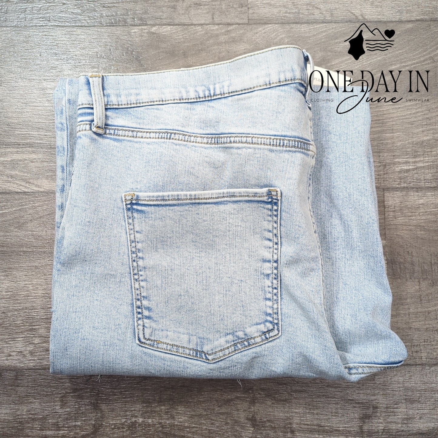 Banana Republic Wide Leg Raw Hem Cropped Jeans Size 20