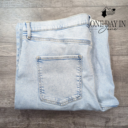 Banana Republic Wide Leg Raw Hem Cropped Jeans Size 20