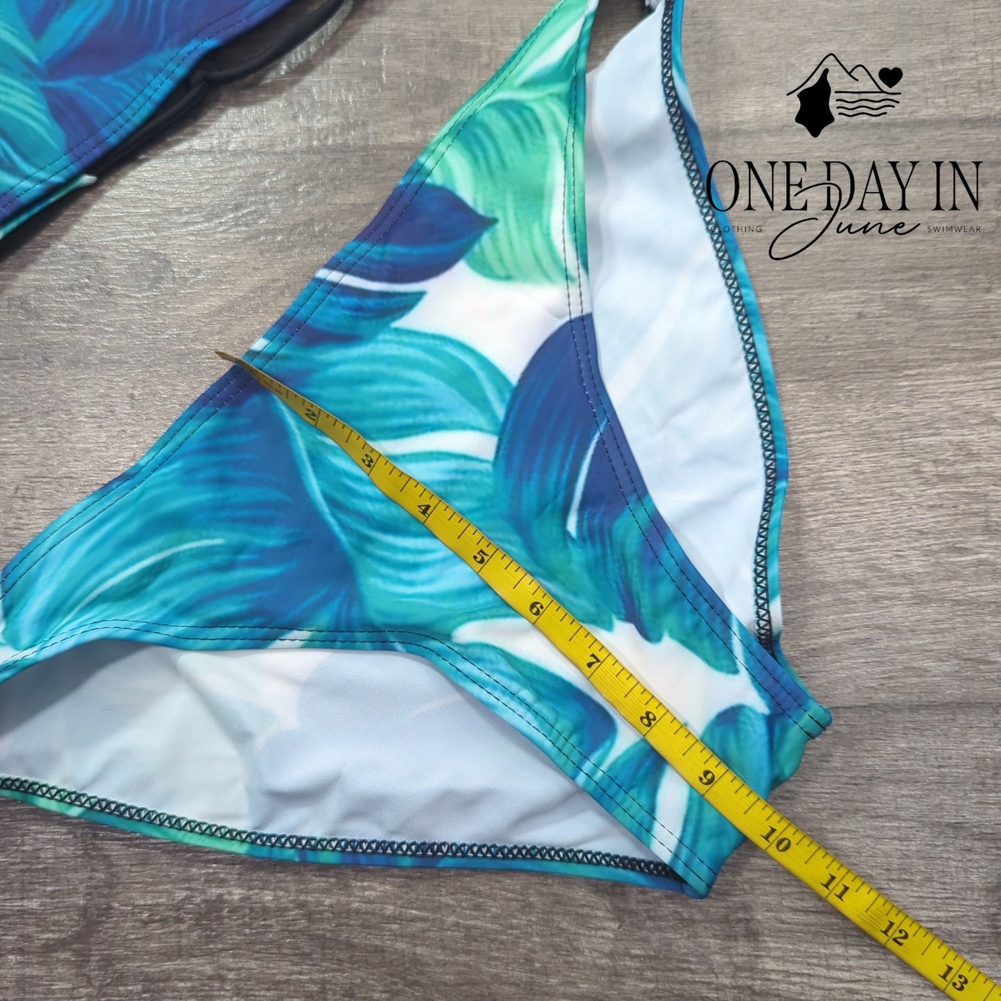 Charmo High Neck Crop Bikini Swimsuit Size L