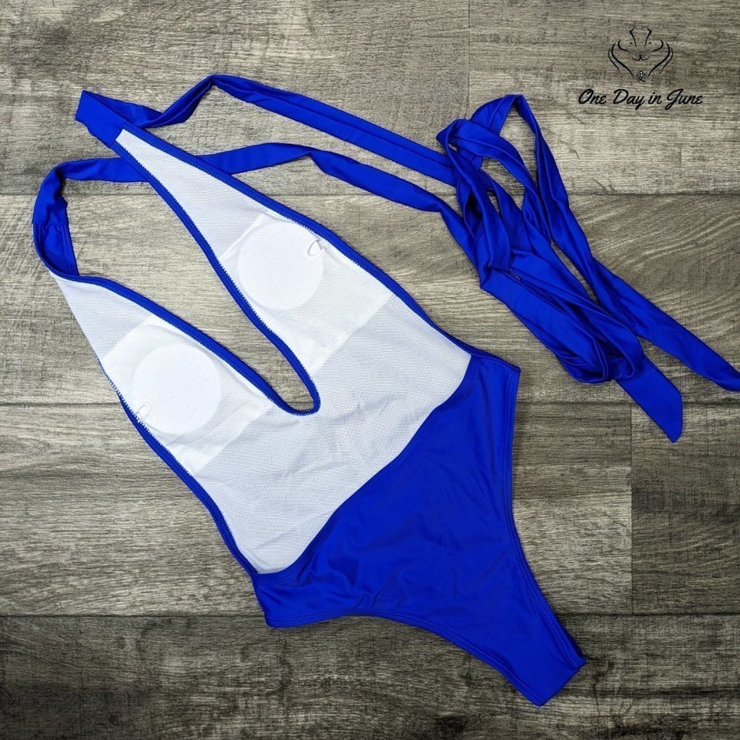 SweatyRocks Deep V Strappy One Piece Swimsuit Size S