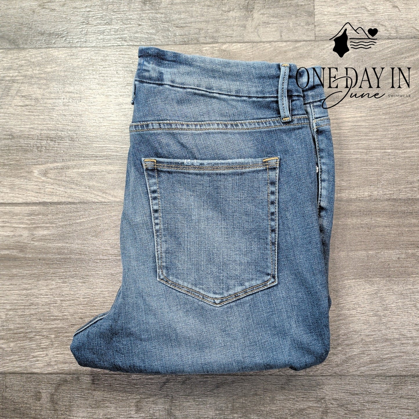 Good American Good Legs Crop Jeans Size 12 (31)