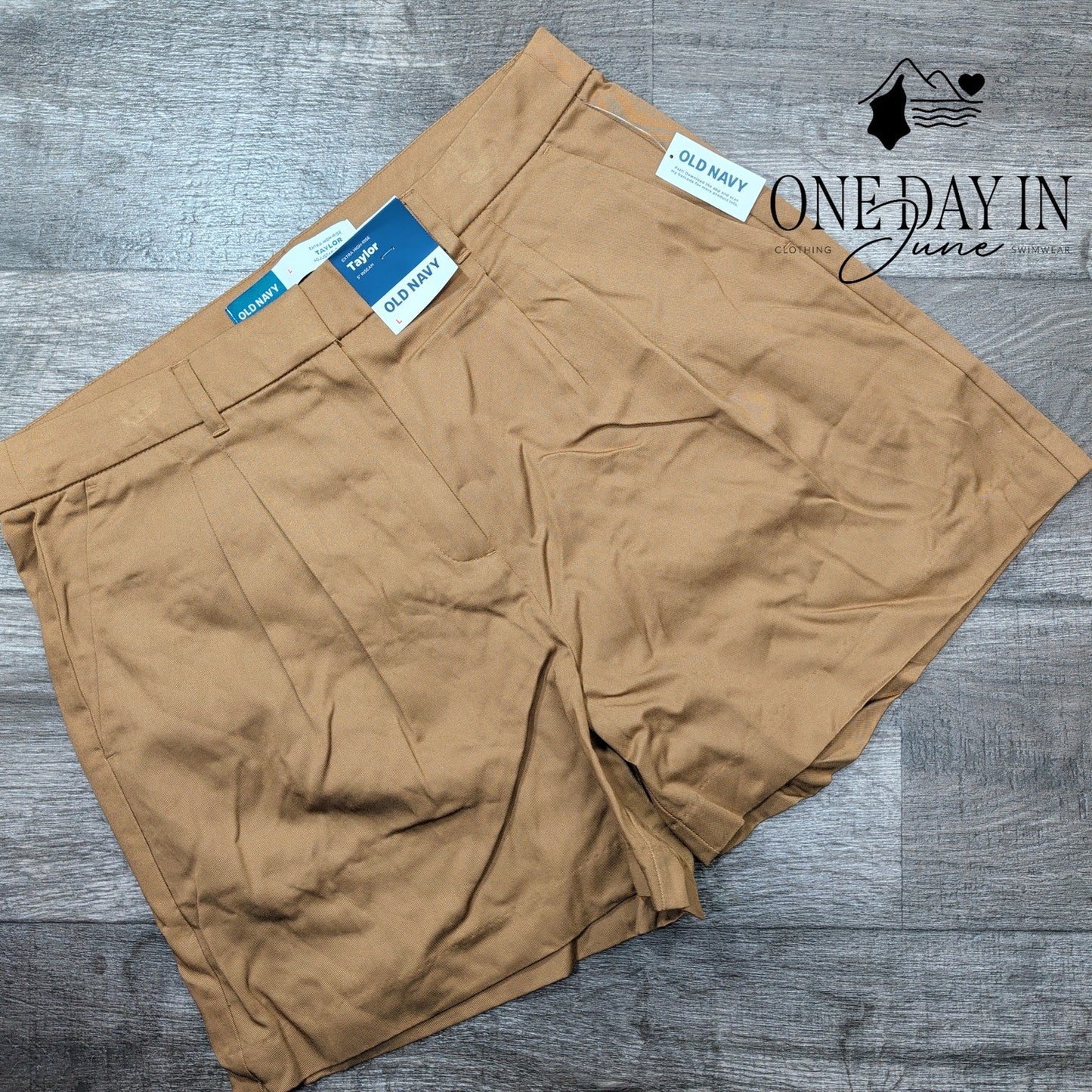Old Navy Taylor Extra High Rise Adjustable Waist Shorts Size L