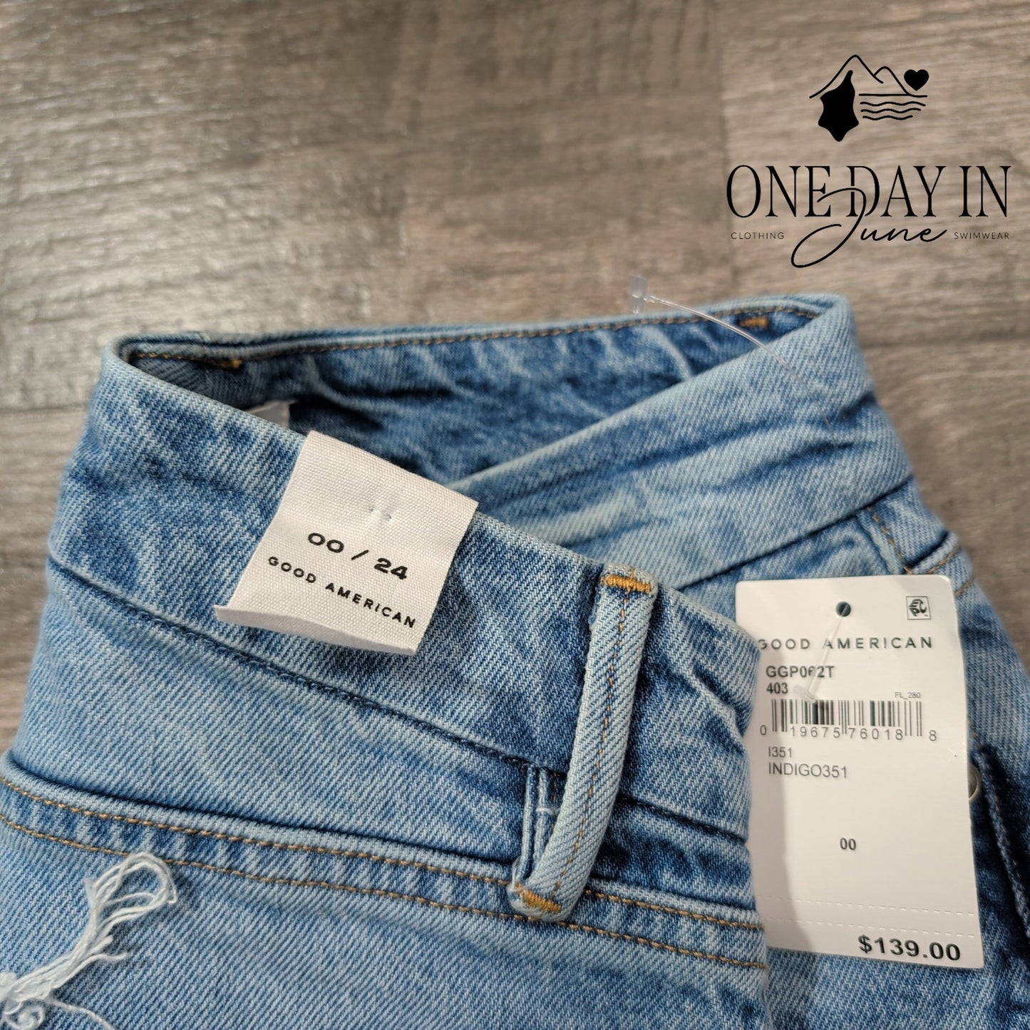 Good American Cropped Jeans Size 00 (24)