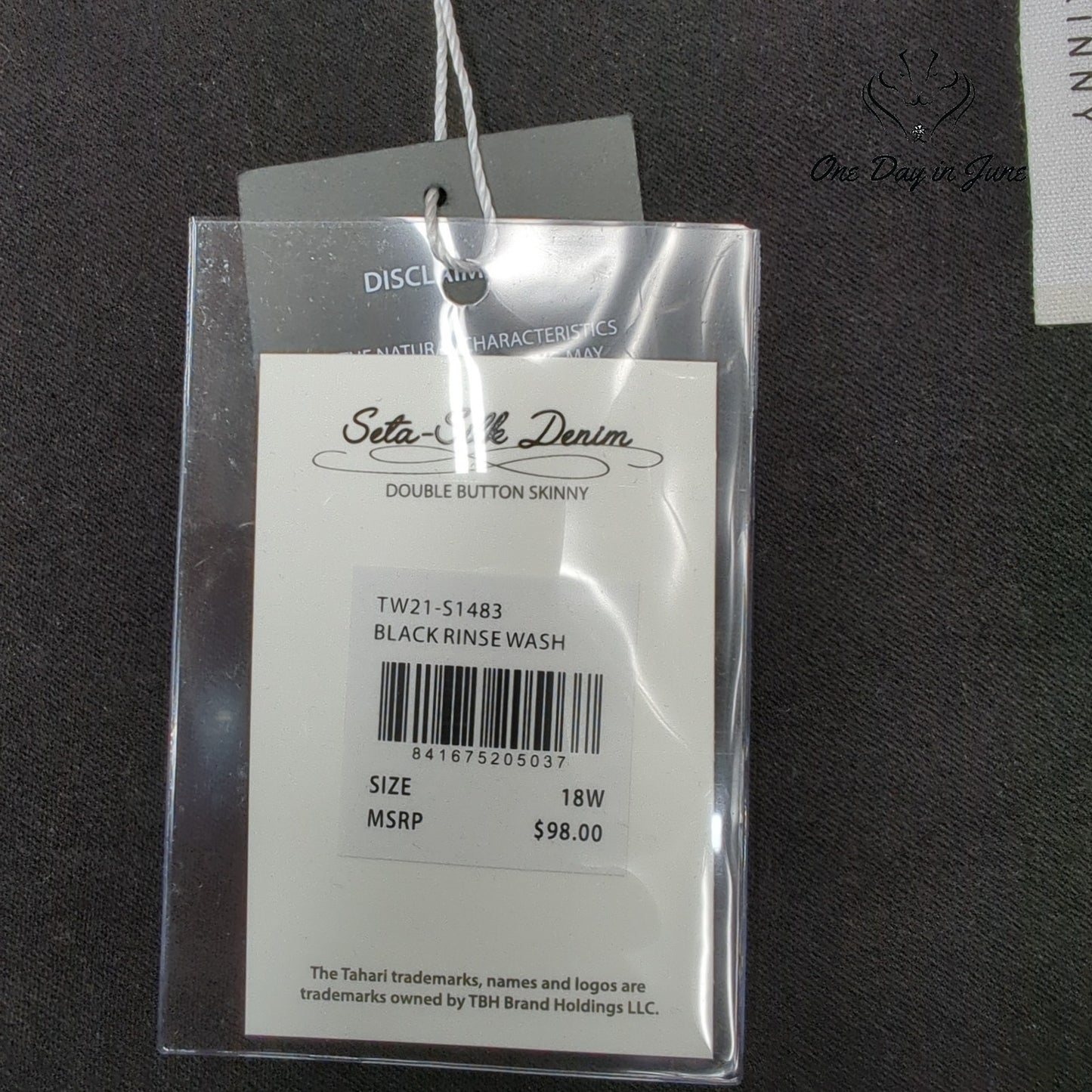 Tahari Plus Size Charlotte Double Button Skinny Jeans Size 18W