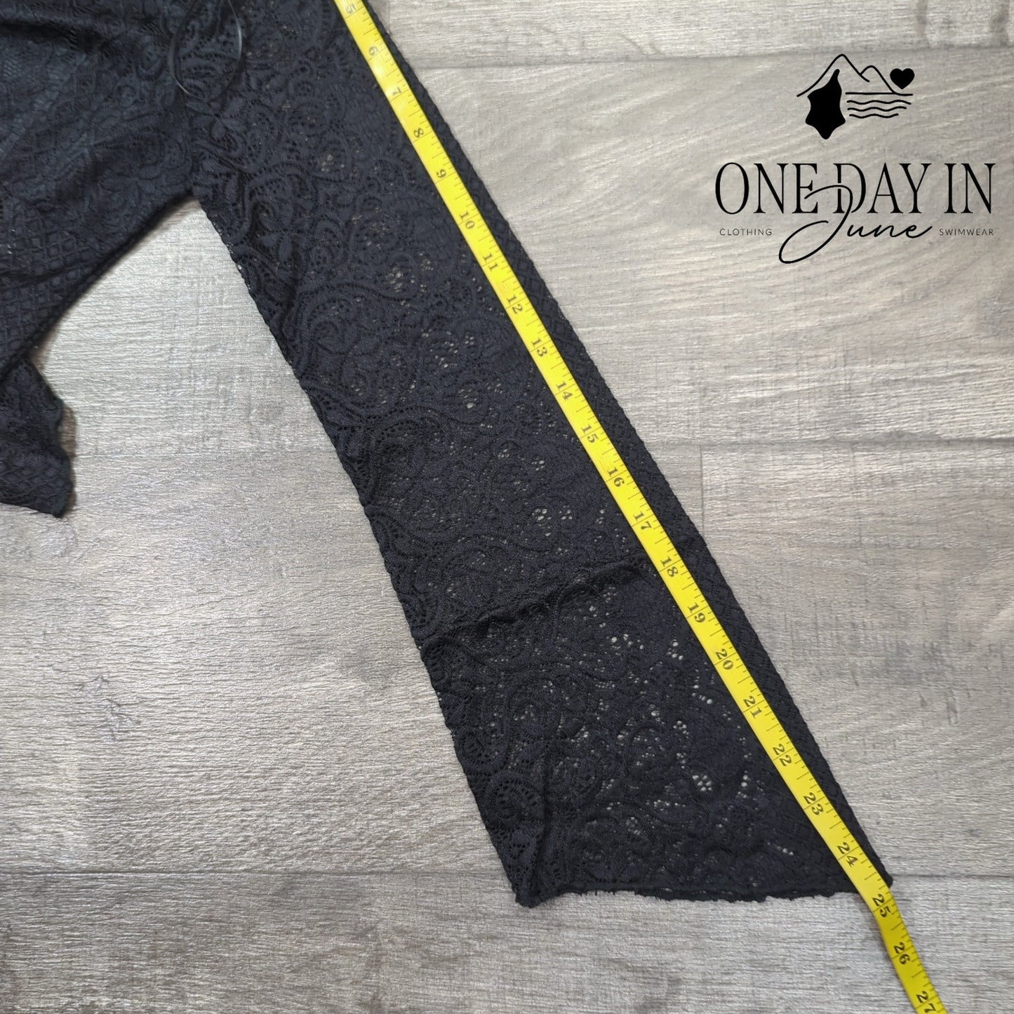 GLG Crochet Long Sleeve Top Size M