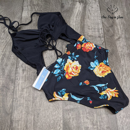 Cupshe Cutout Halter One Piece Swimsuit Size M