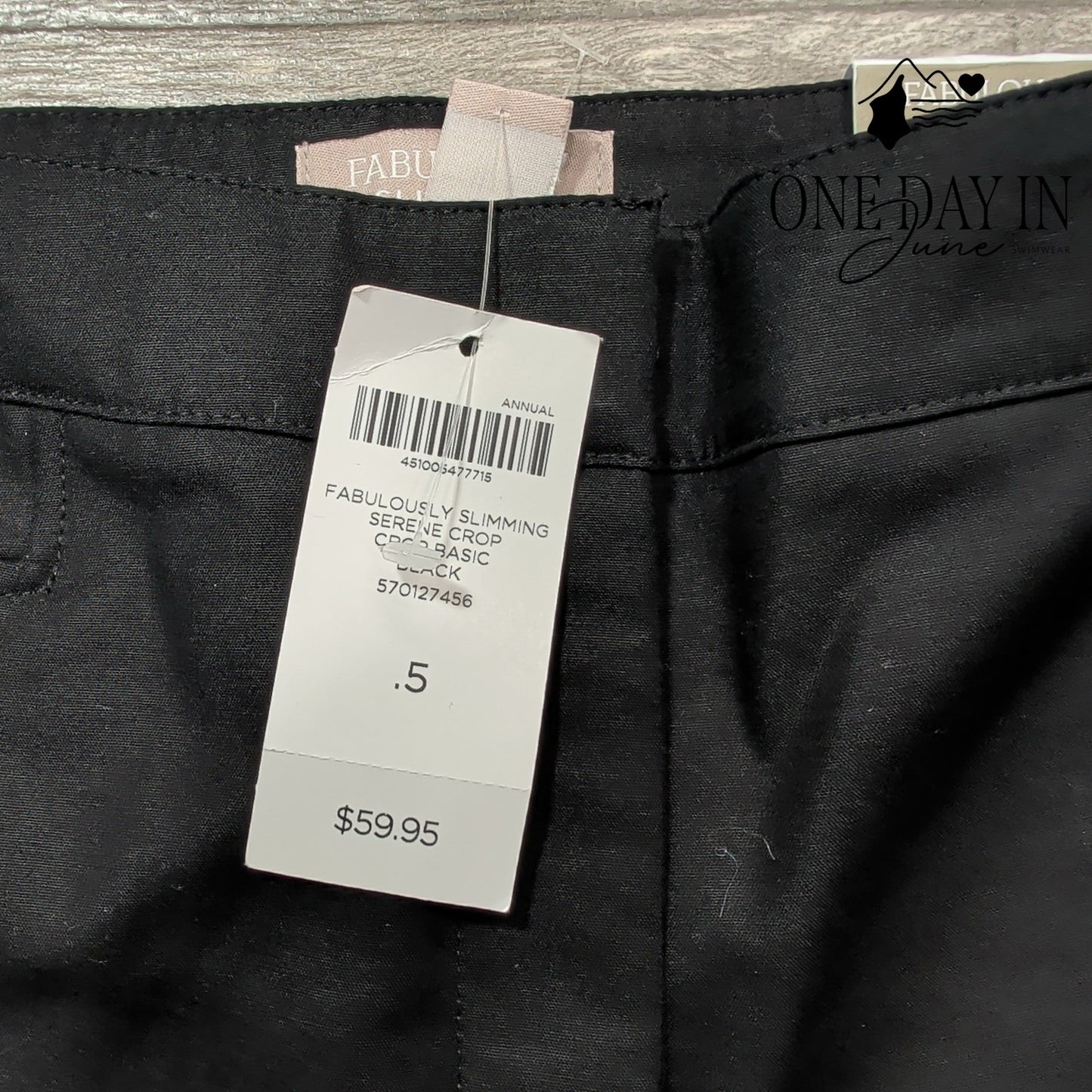 Chico's Fabulously Slimming Crop Pants Size Chico's .5 (6)
