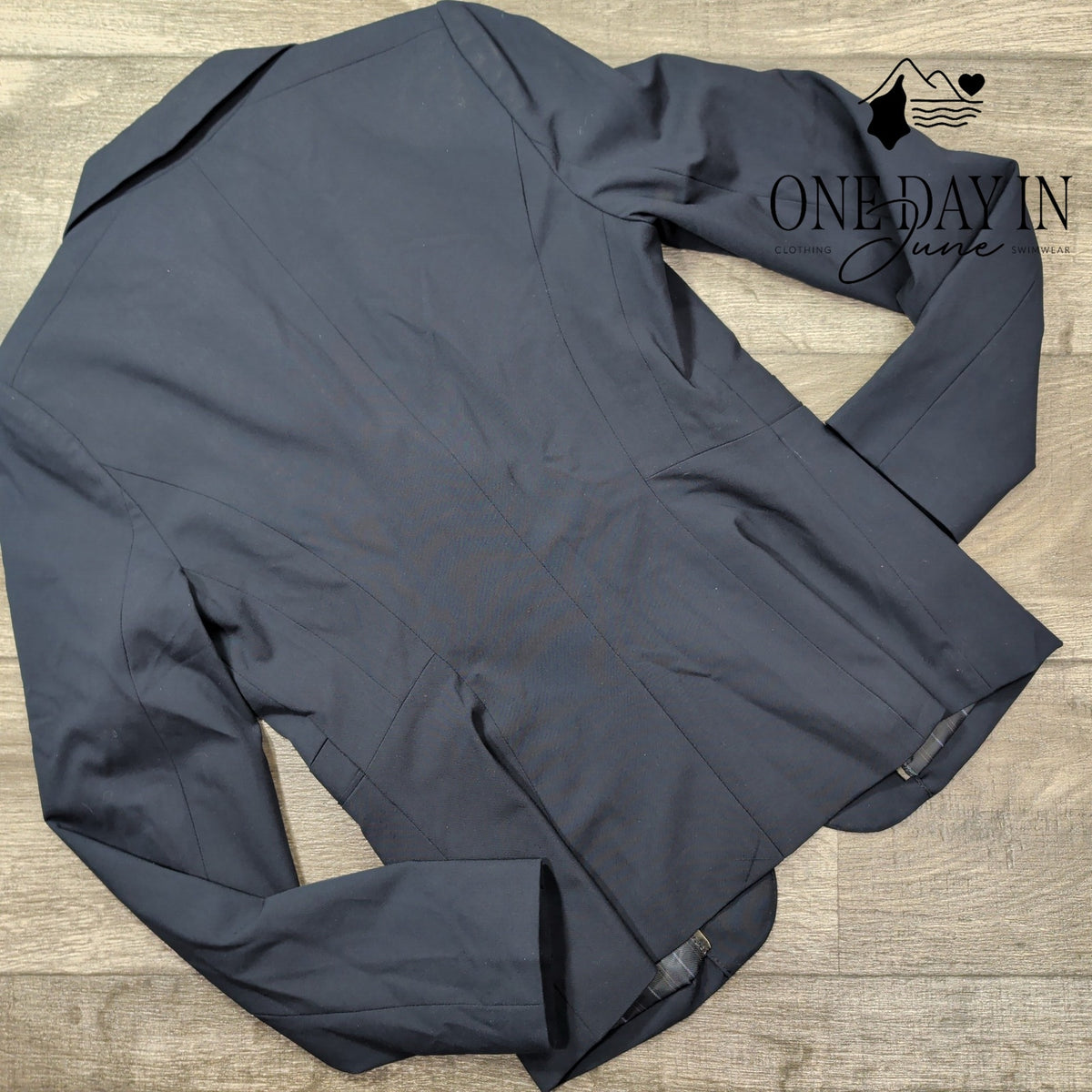 The Limited Collection 2 Button Blazer Navy Blue Tailored Career NWT Size 6