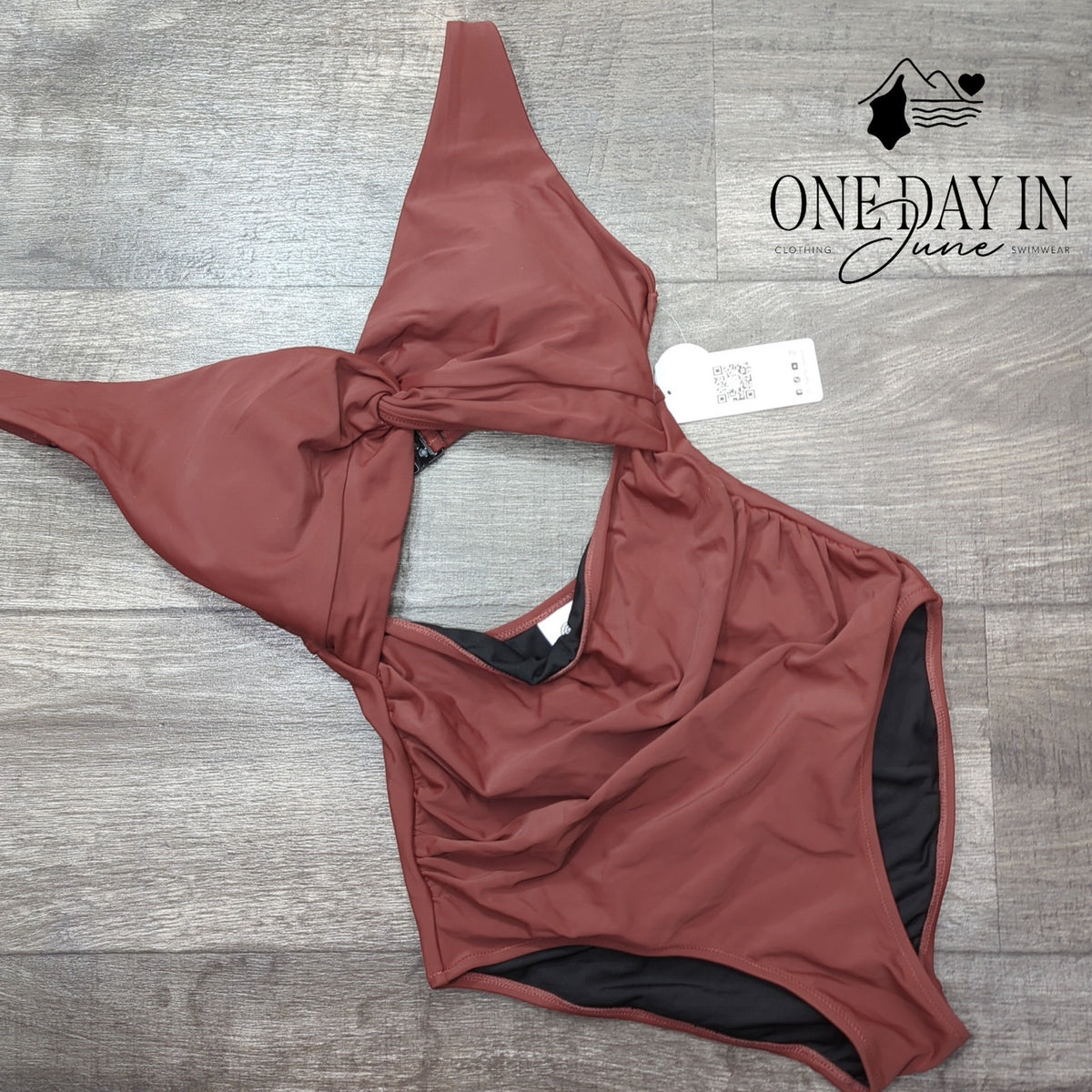 Charmo Twist Front Cutout Ruched One Piece Swimsuit Rust Brown NWT Size M