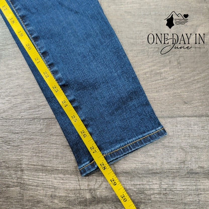 AG Adriano Goldschmied The Legging Jeans Distressed Skinny NWT $215 Size 4 (27)