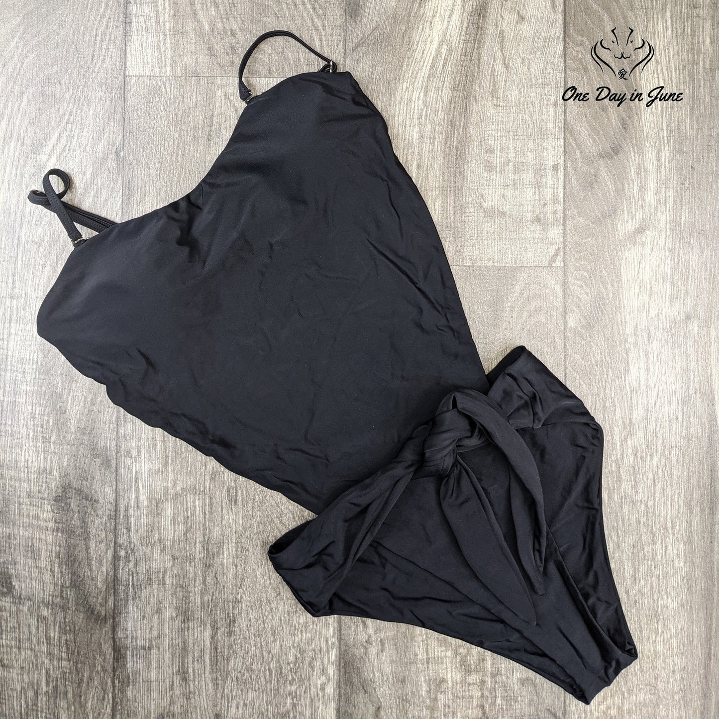 Amzbrly Wrap Around Tie Front One Piece Swimsuit Size M