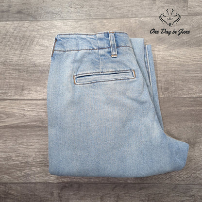 Arizona Jean Co. Juniors High Rise Cargo Jeans Light Wash NWT Size 7