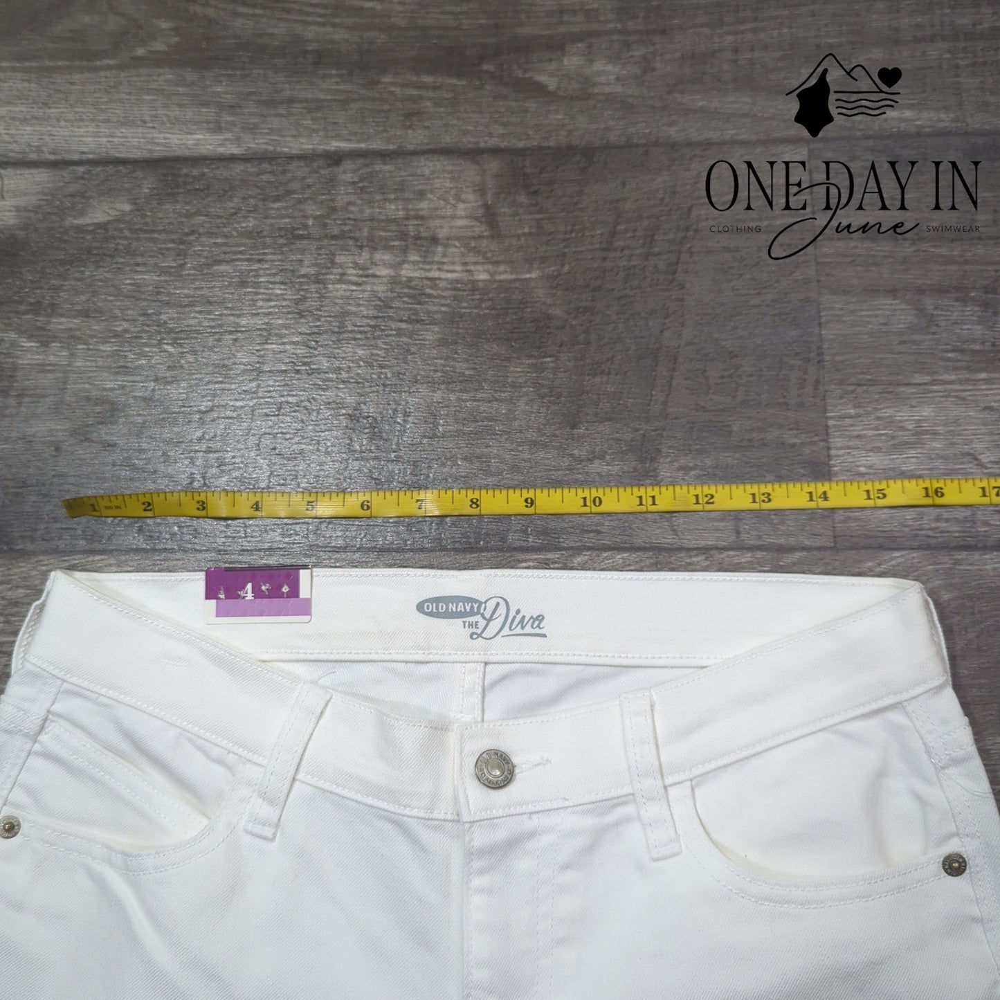 Old Navy The Diva Boot Cut Jeans Size 4