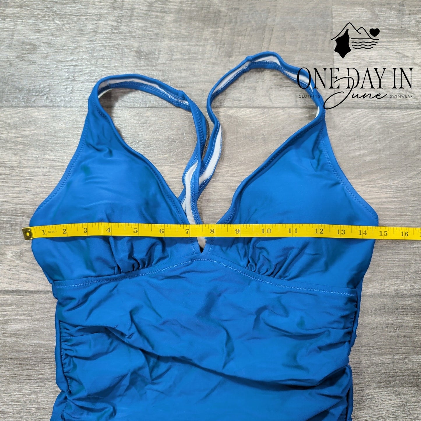 CharmLeaks Classic One Piece Swimsuit Size M