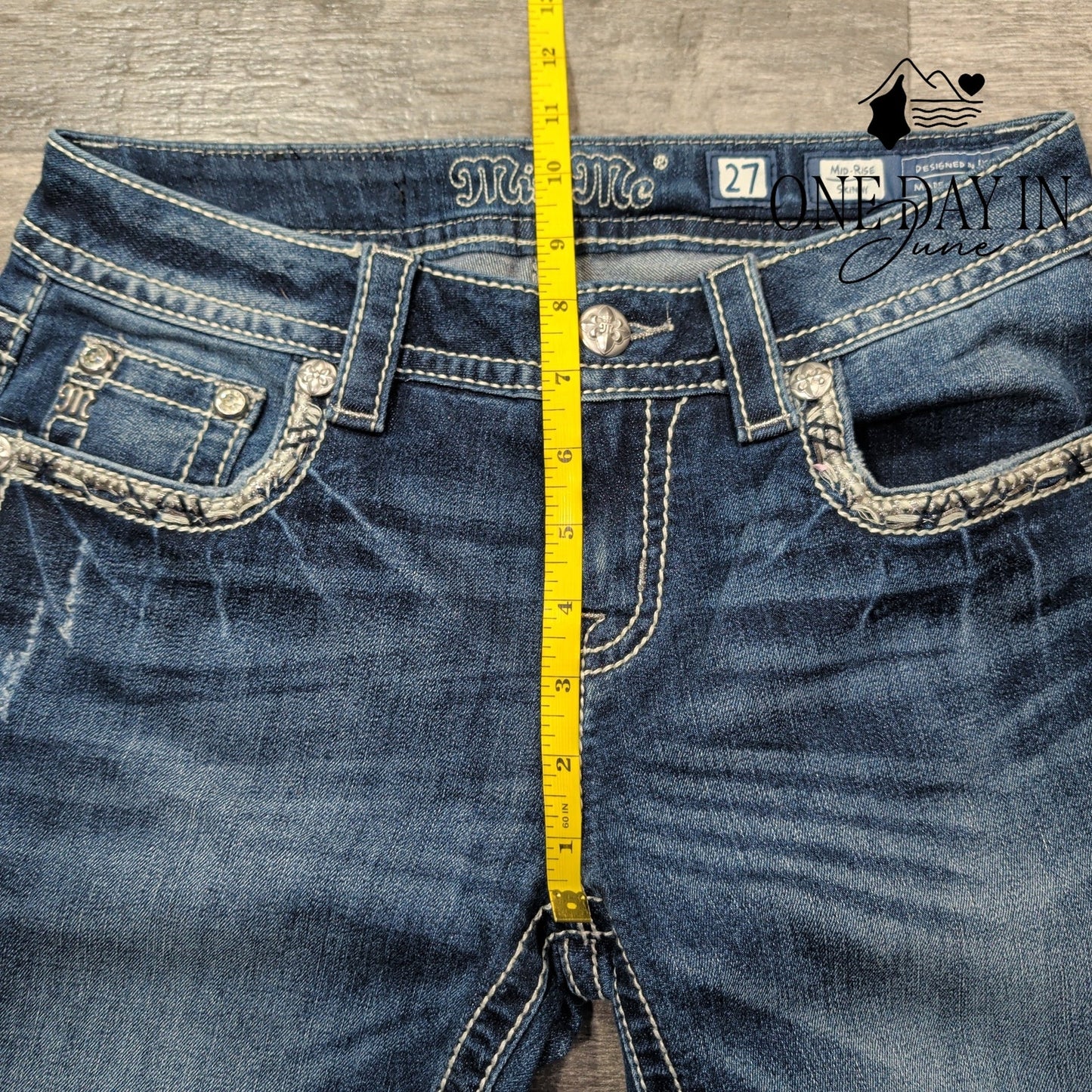 Miss Me Mid Rise Skinny Jeans Medium Blue Distressed NWT $109.50 Size 4 (27)