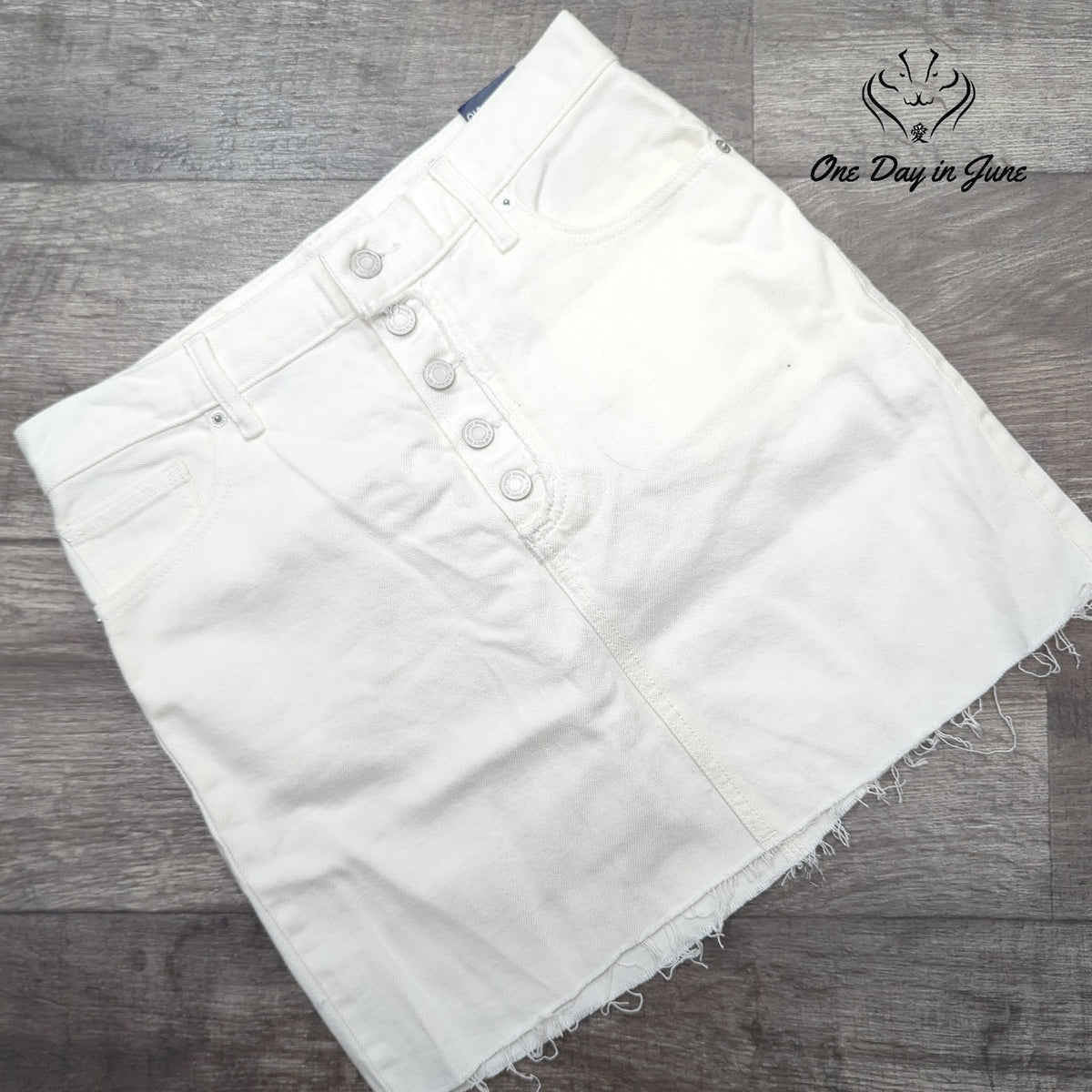 Lucky Brand Old Favorite Mini Denim Skirt White Button Fly Raw Hem NWT Size 4