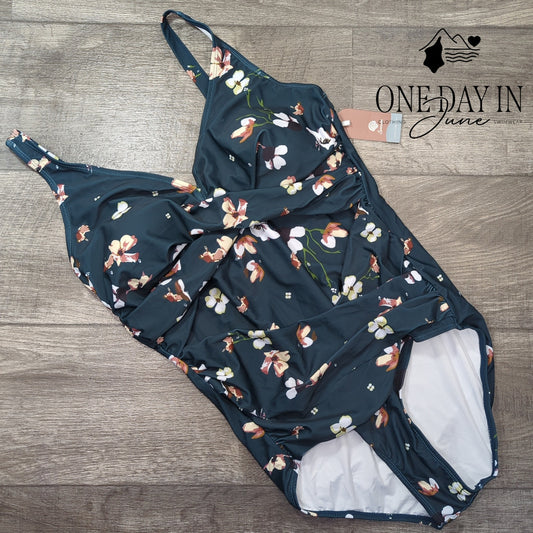 Smismivo Cross Front One Piece Swimsuit Size XL