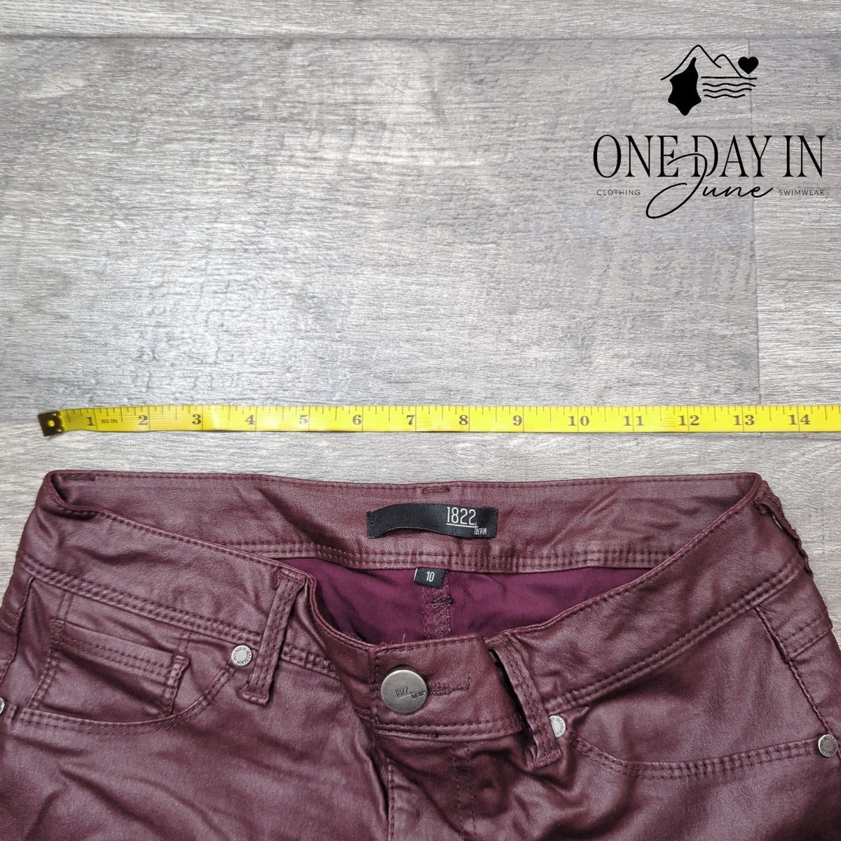 1822 Denim Coated Skinny Jeggings Burgundy Lace Up Ankle Pants Size 10