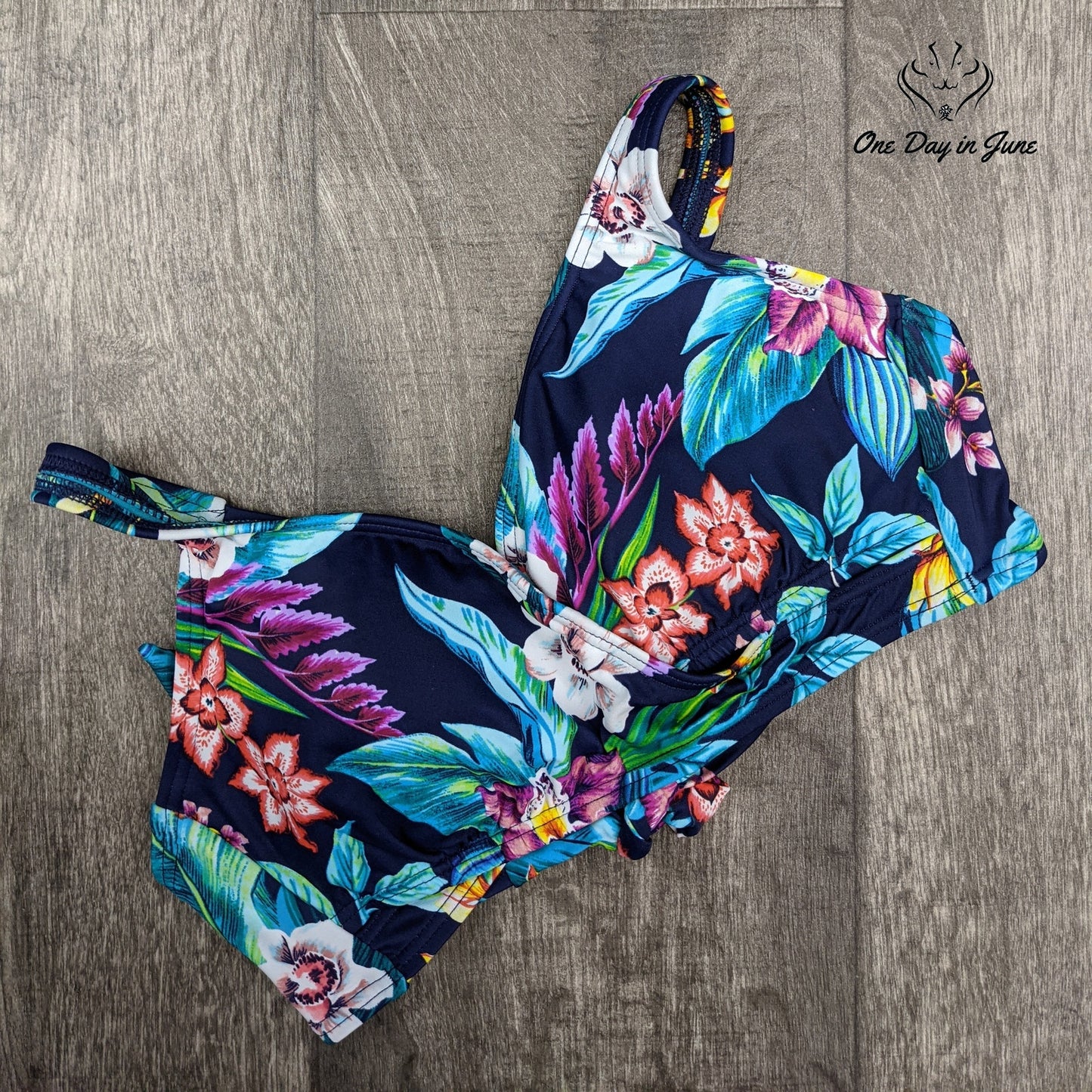 Coastal Blue Wrap Front Cross Back Bikini Top Size 8-10