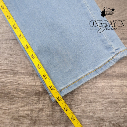 True Religion Billie Mid Rise Straight Jeans Light Wash NWT $159 Size 26Tall