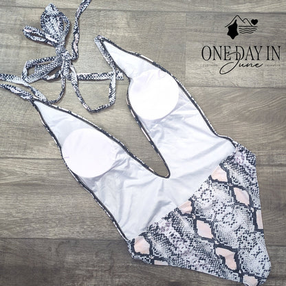 SweatyRocks Snakeskin Deep V Neck Wrap Tie One Piece Swimsuit NWT Size XL