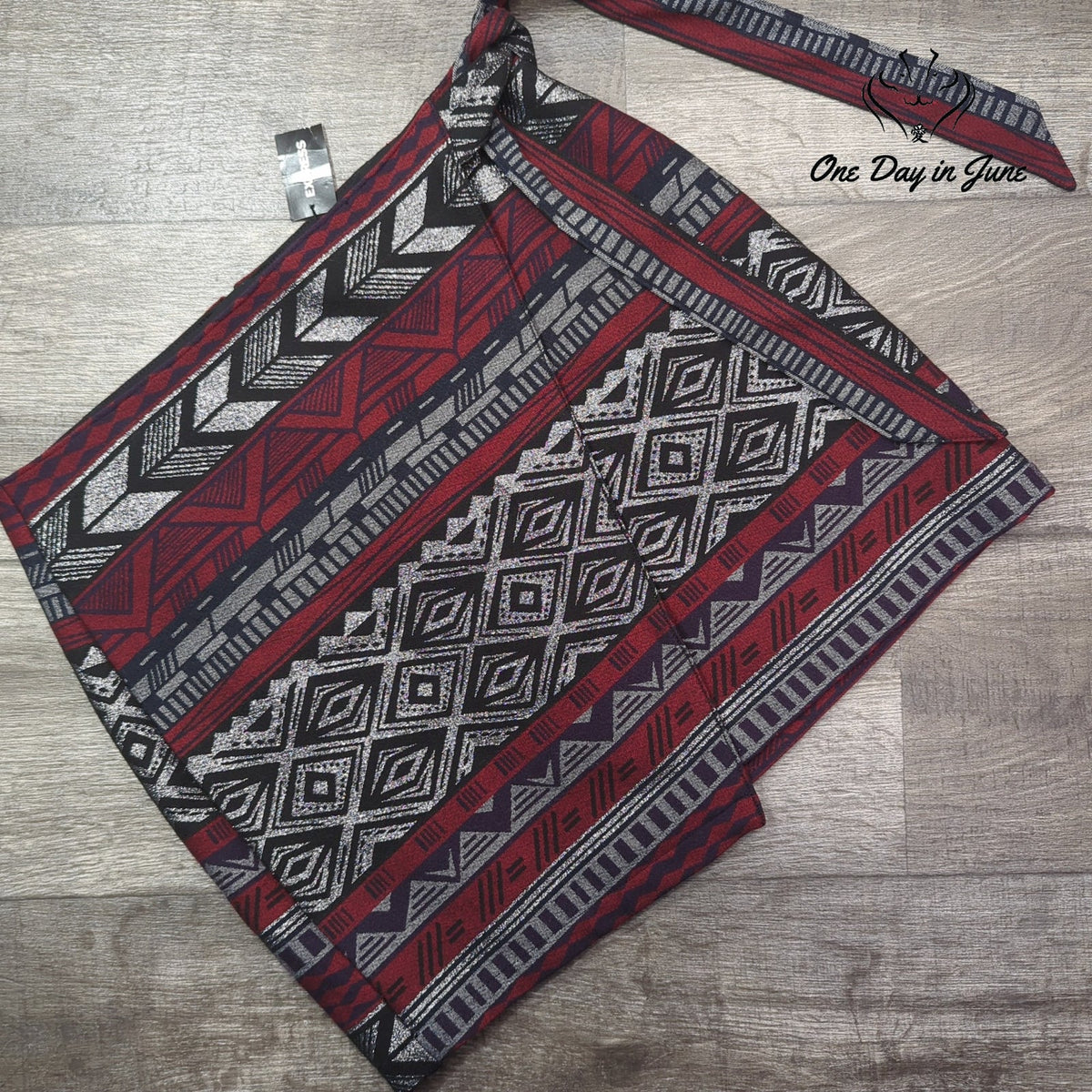 Express Aztec Geometric Print Mini Skirt Burgundy Black NWT Size 10