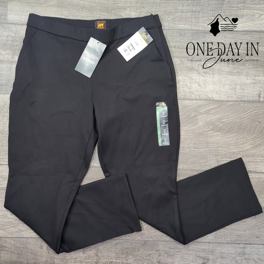 Lee Pull On Ankle Pants Size 6