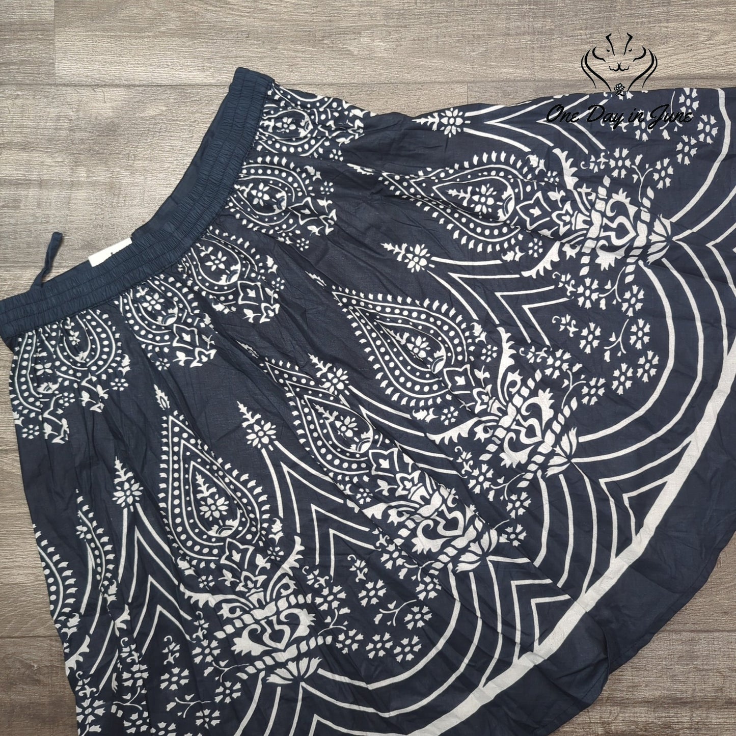 SW Pull On Midi Skirt Size L