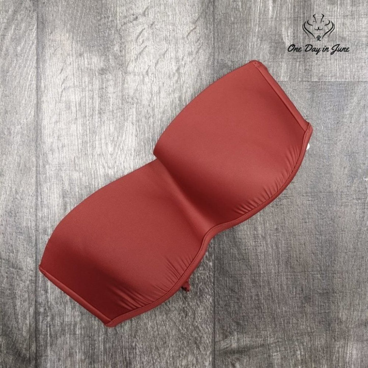 Body Glove Crystal Solid Bandeau Bikini Top Swimsuit Size M