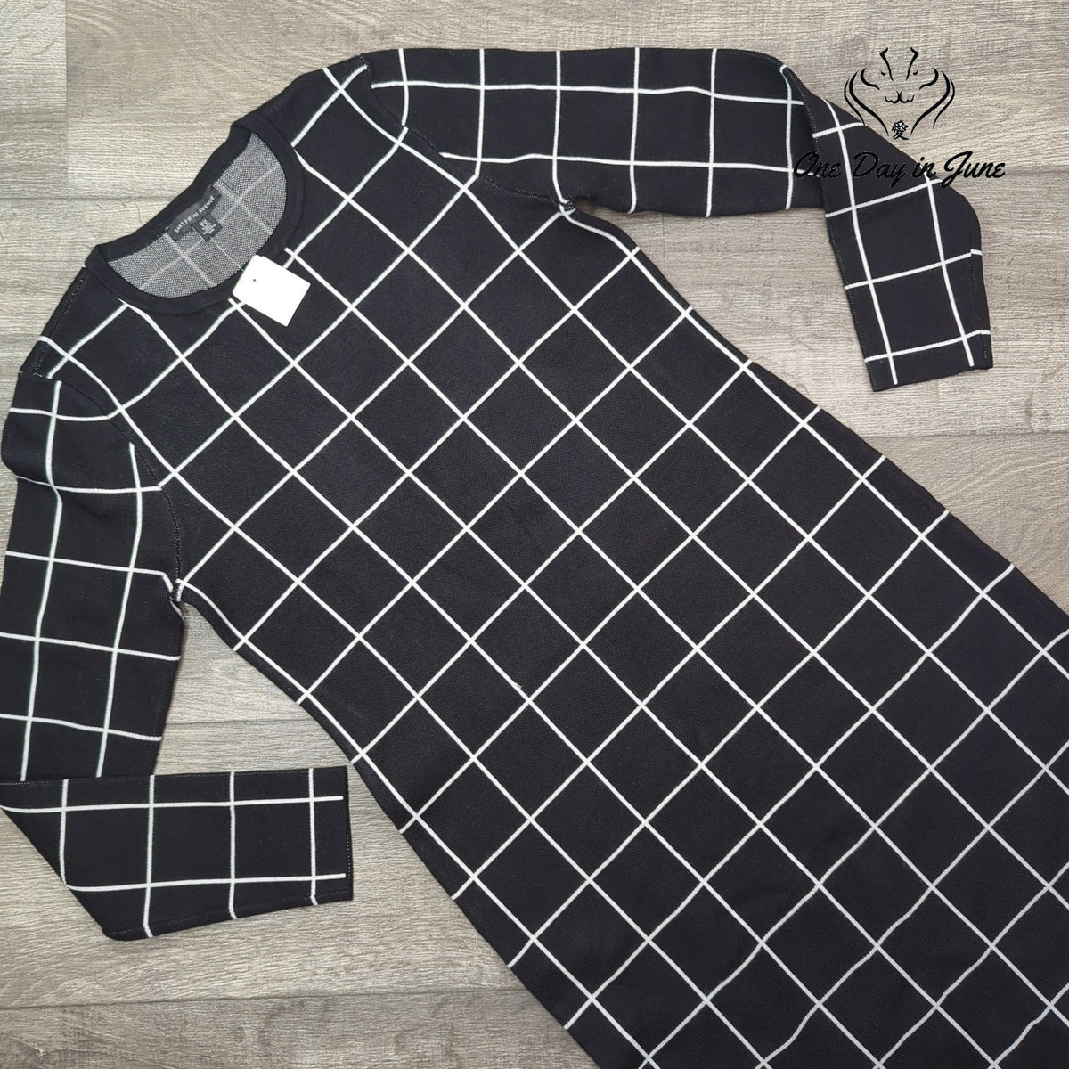 Saks Fifth Avenue Windowpane Plaid Long Sleeve Knit Sweater Dress NWT Size S
