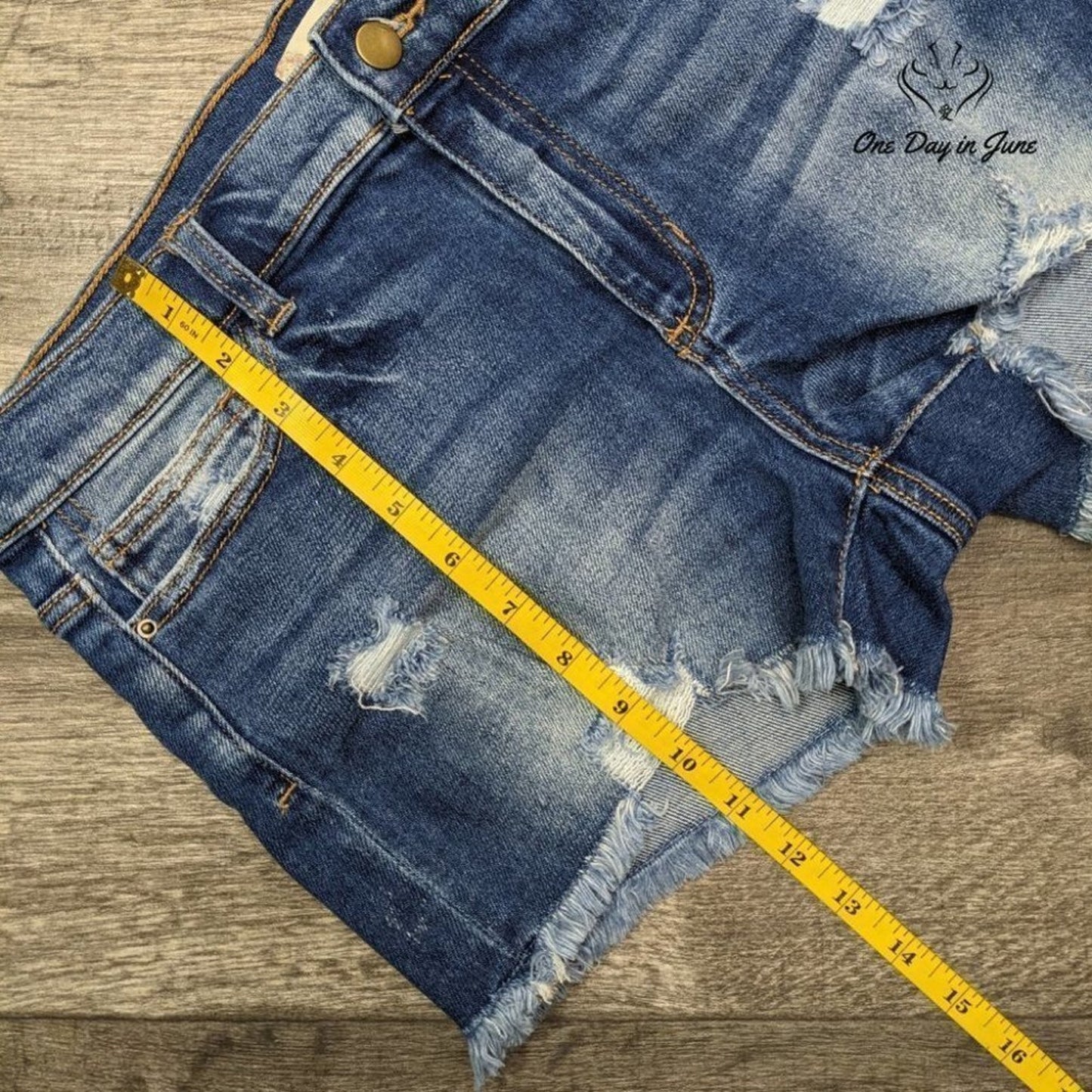 Altar'd State Juniors Distressed Denim Shorts Size 11