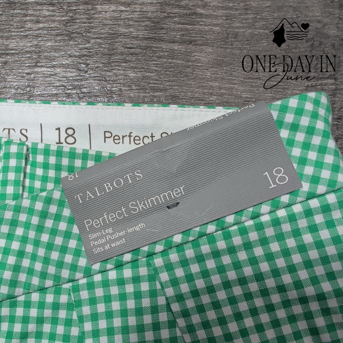 Talbots Perfect Skimmer Pedal Pusher Pants Green White Gingham NWT Size 18