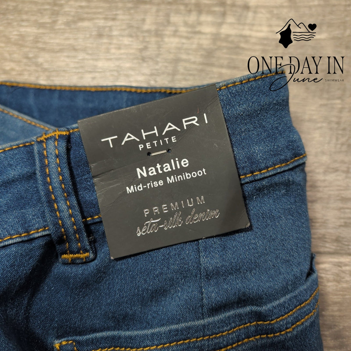 Tahari Petite Natalie Mid Rise Miniboot Jeans Blue Seta Silk NWT Size 6P
