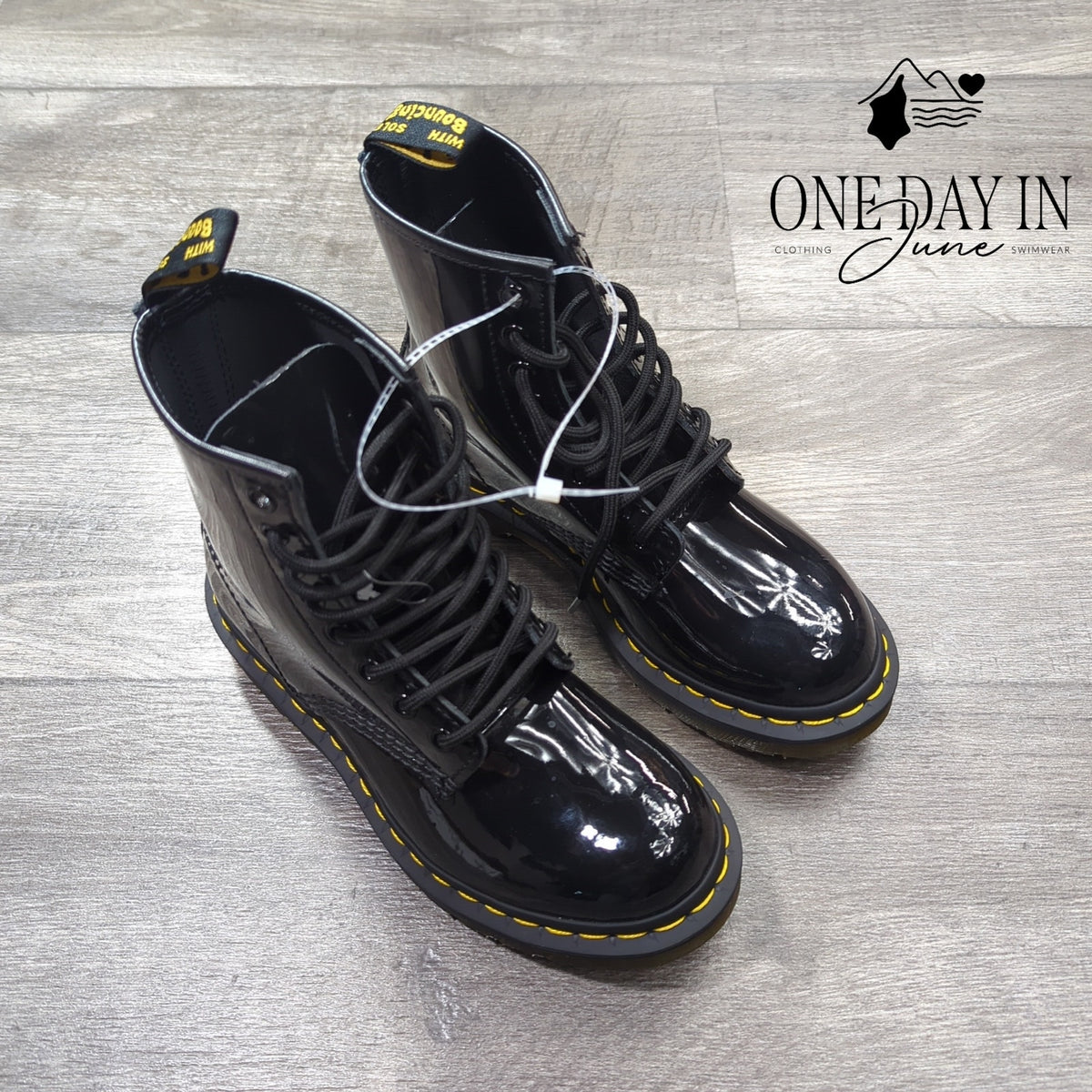 Dr. Martens 1460 Patent Lamper Leather Combat Boots Black NWT Size 5