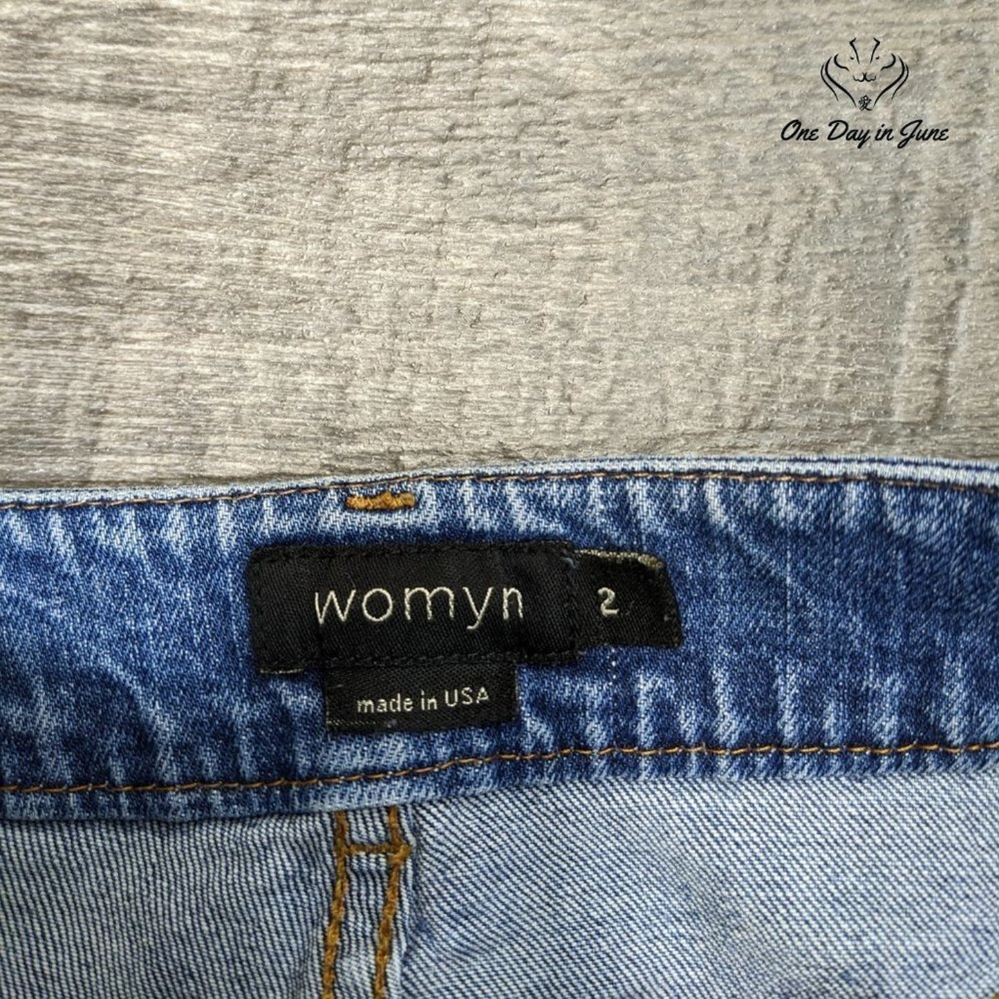 Womyn Straight Leg Jeans Size 2