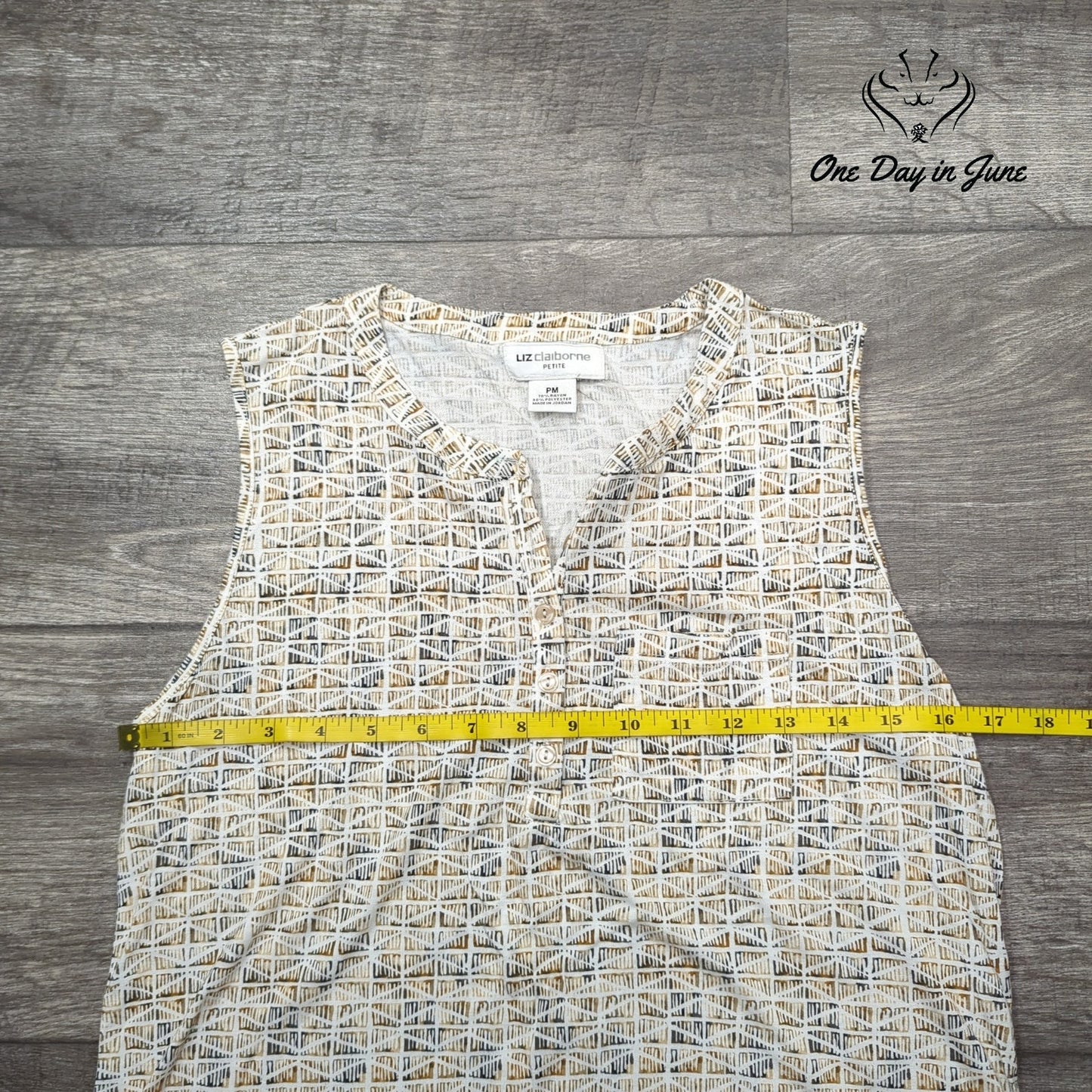 Liz Claiborne Petite Sleeveless Button Front Blouse Geometric Print PM Size PM