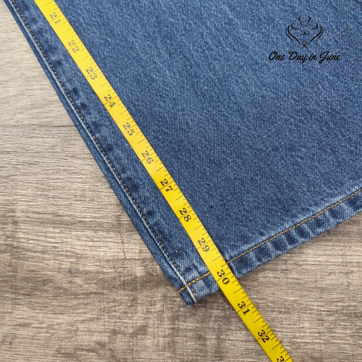 Dockers Mid Rise Relaxed Jeans Size 25 (2)