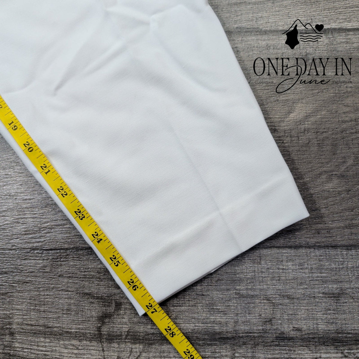 Express The Stylist Super High Rise Dress Pants White NWT Size 10 Short