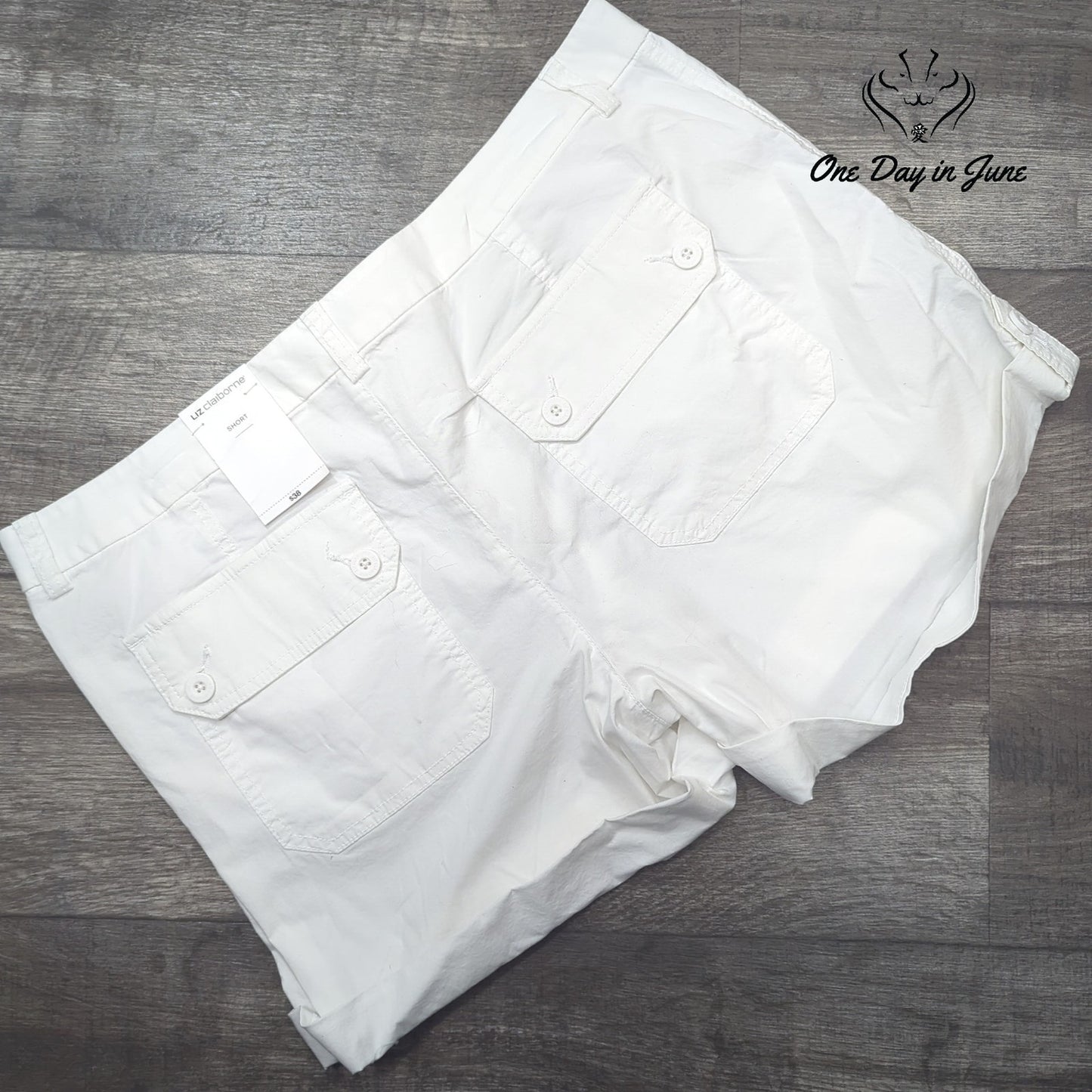 Liz Claiborne Flat Front Shorts Size 16