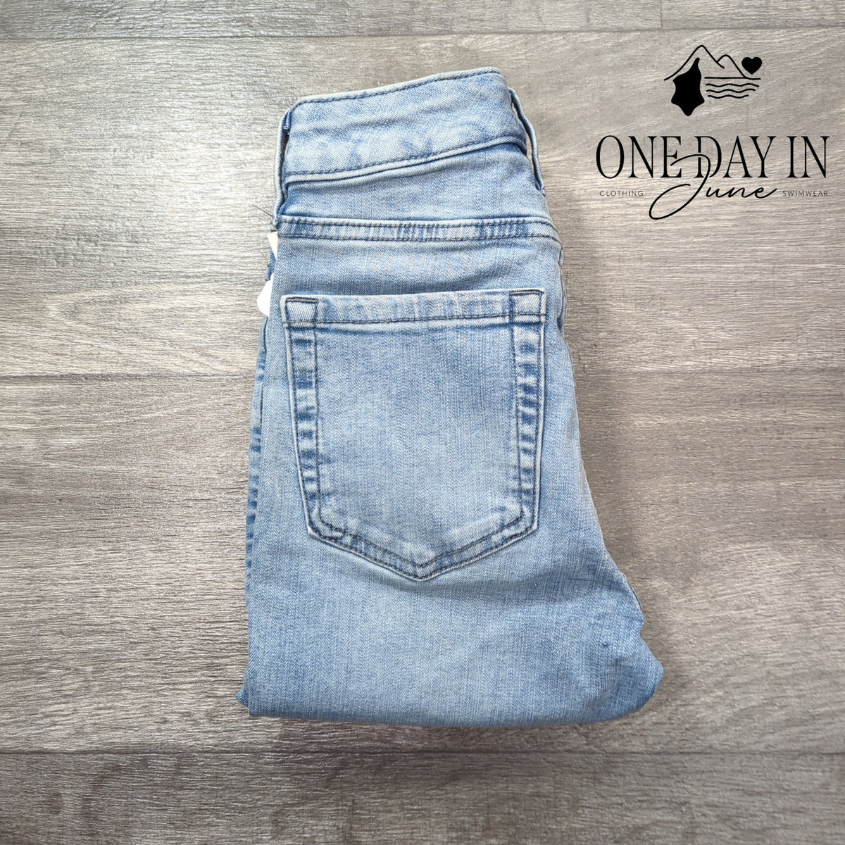 Aeropostale Aero High Rise Jegging Jeans Short Light Wash Stretch NWT Size 00S