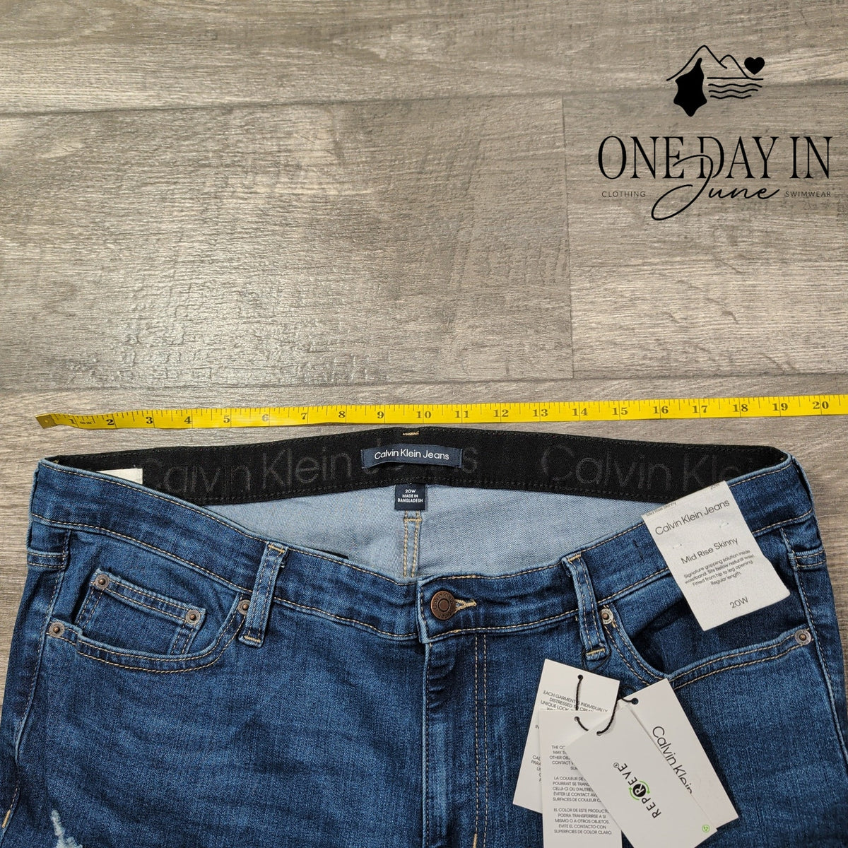 Calvin Klein Plus Size Mid Rise Skinny Distressed Jeans Blue NWT Size 20W